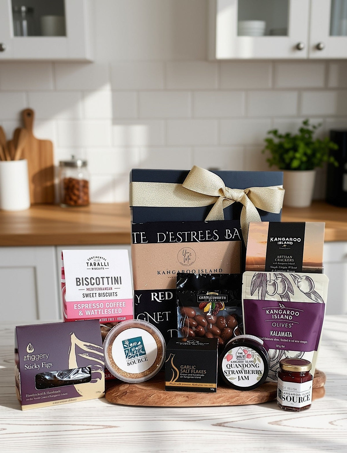 Island & Beyond Delights Hamper